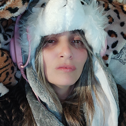 Profile image of Carollyne